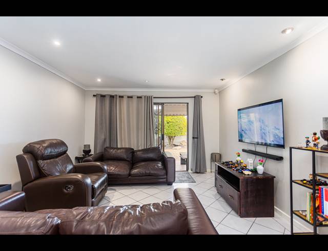 2 BEDROOM HOUSE SOLD IN SONSTRAAL HEIGHTS